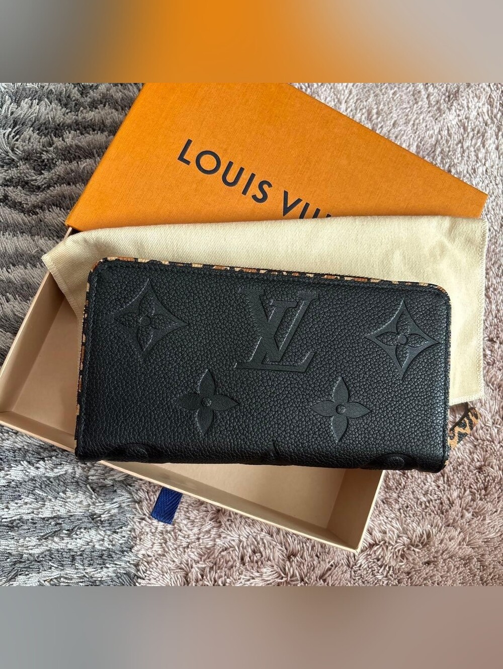 Louis Vuitton Zippy Wallet Wild at Heart Monogram